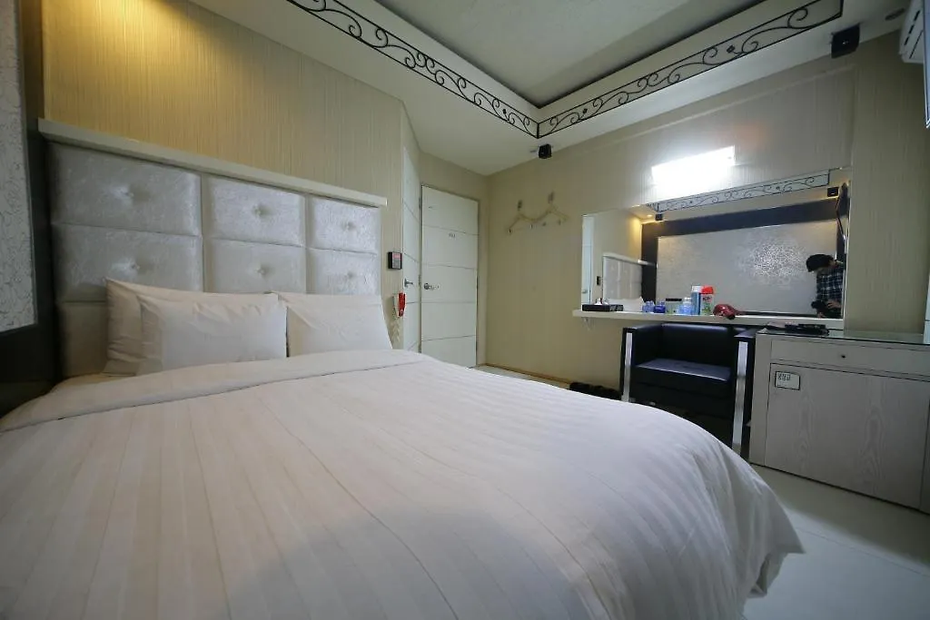 Motel Hit Hotel Soul